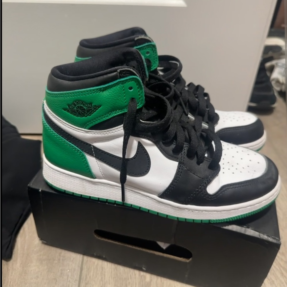 Air Jordan 1 pine green